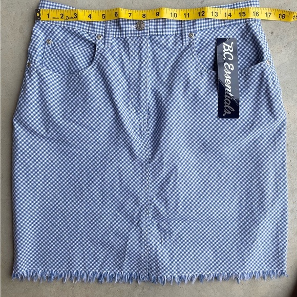 NWT B.C. Essentials Blue and White Lightweight Gingham Skirt Size 12 - Picture 4 of 6
